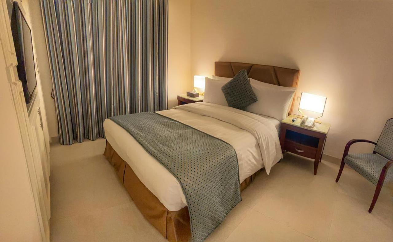 Vivienda Hotel Villas Ar Riyad Esterno foto